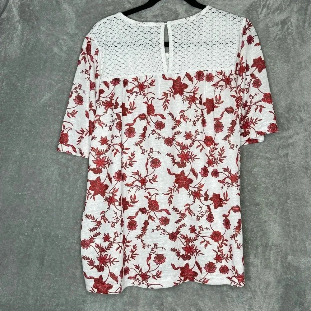 Suzanne Betro 1X Shirt Top Red Floral Flower Short Sleeve Scoop Neck Button Back - Picture 4 of 7